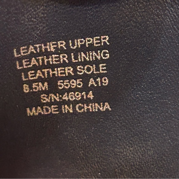 Tory Burch Navy and Tan Leather Thong Sandals with Gold Accent - Picture 6 of 8